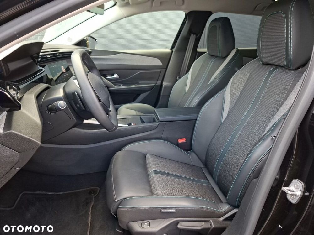 Peugeot 408 - 10