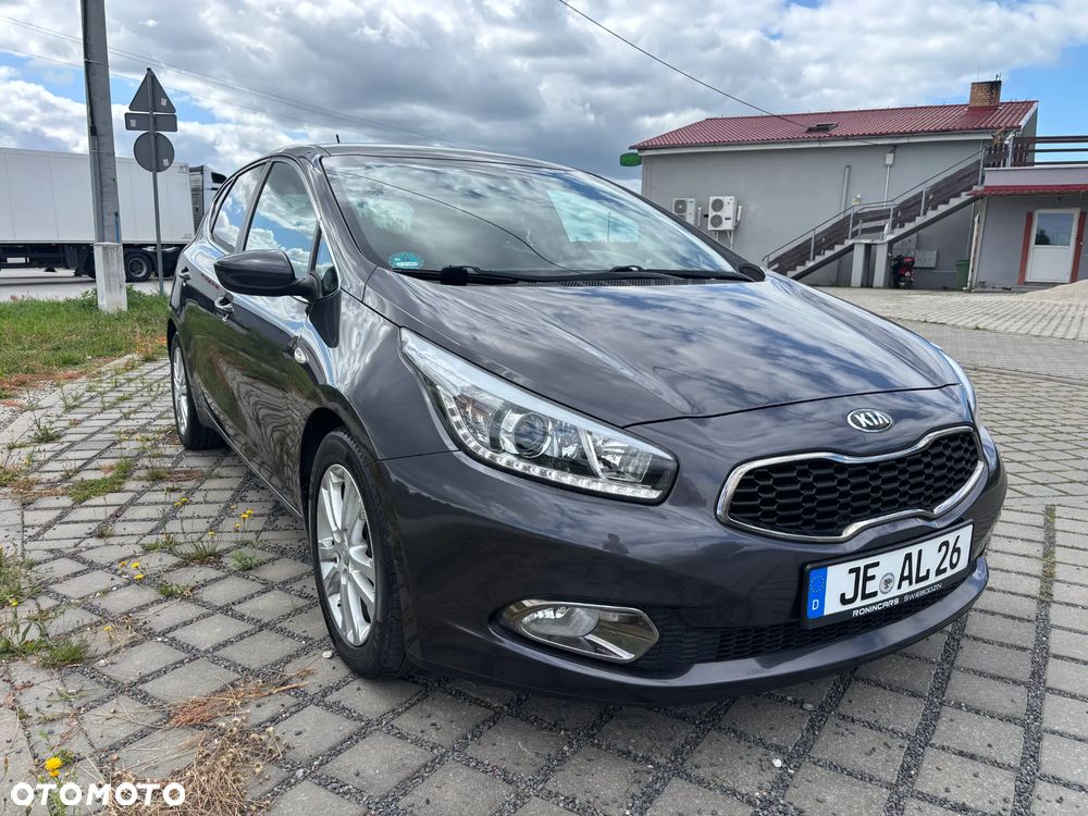 Kia Ceed 1.6 CRDi 128 ISG Platinum Edition - 20