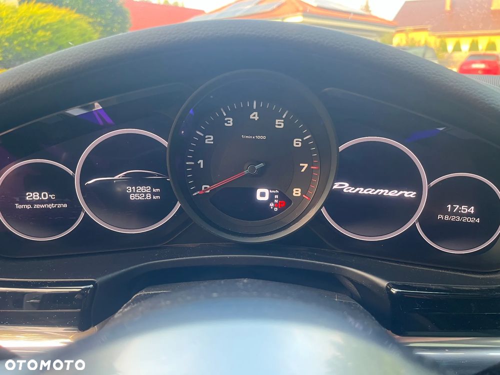 Porsche Panamera Standard - 17