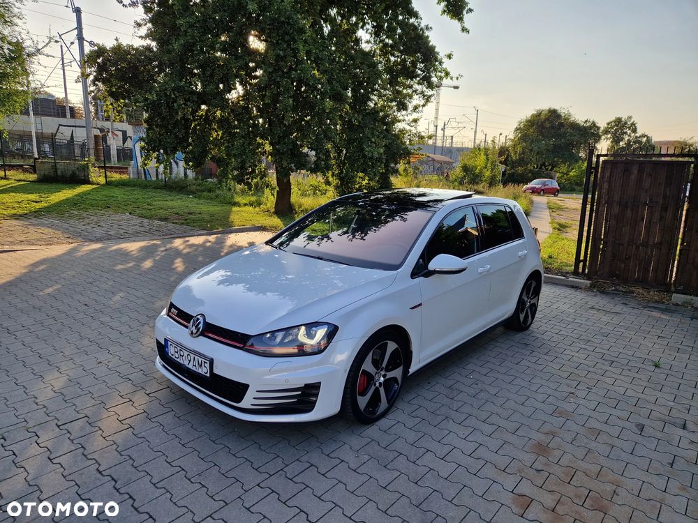 Volkswagen Golf - 3