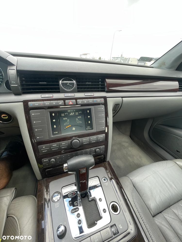 Volkswagen Phaeton 4.2 V8 4Mot (5 os.) - 29
