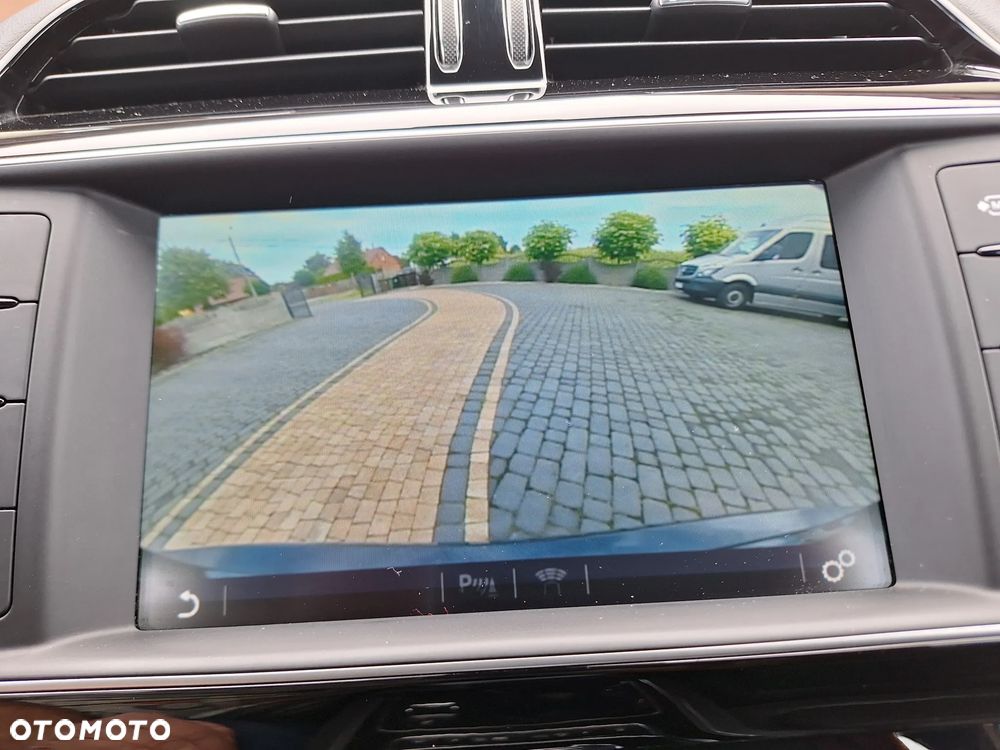 Jaguar XE 20d R-Sport - 25
