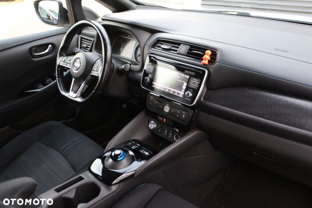 Nissan Leaf 40kWh Acenta (6.6 kW) - 25