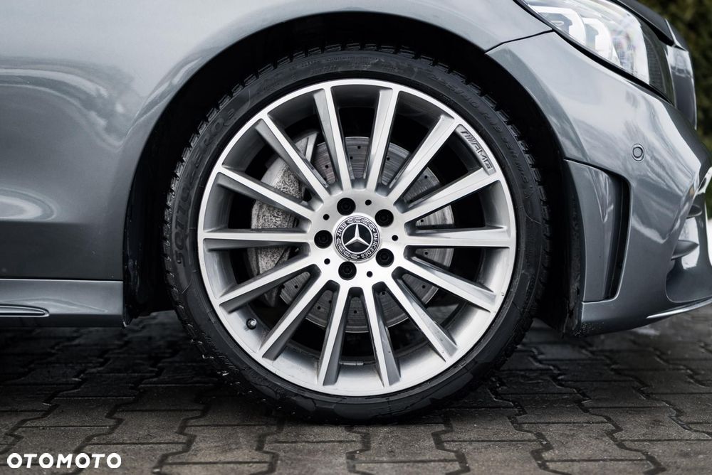 Mercedes-Benz Klasa C 400 4MATIC 9G-TRONIC - 39