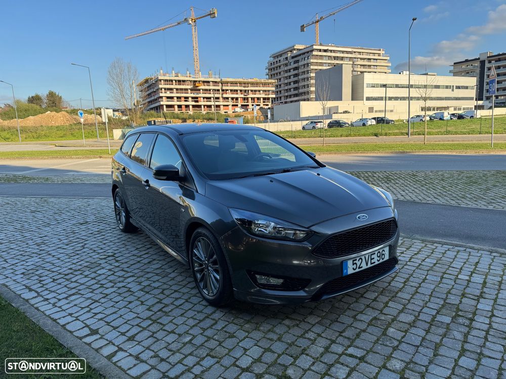 Ford Focus SW 1.5 TDCi EcoBlue ST-Line - 4