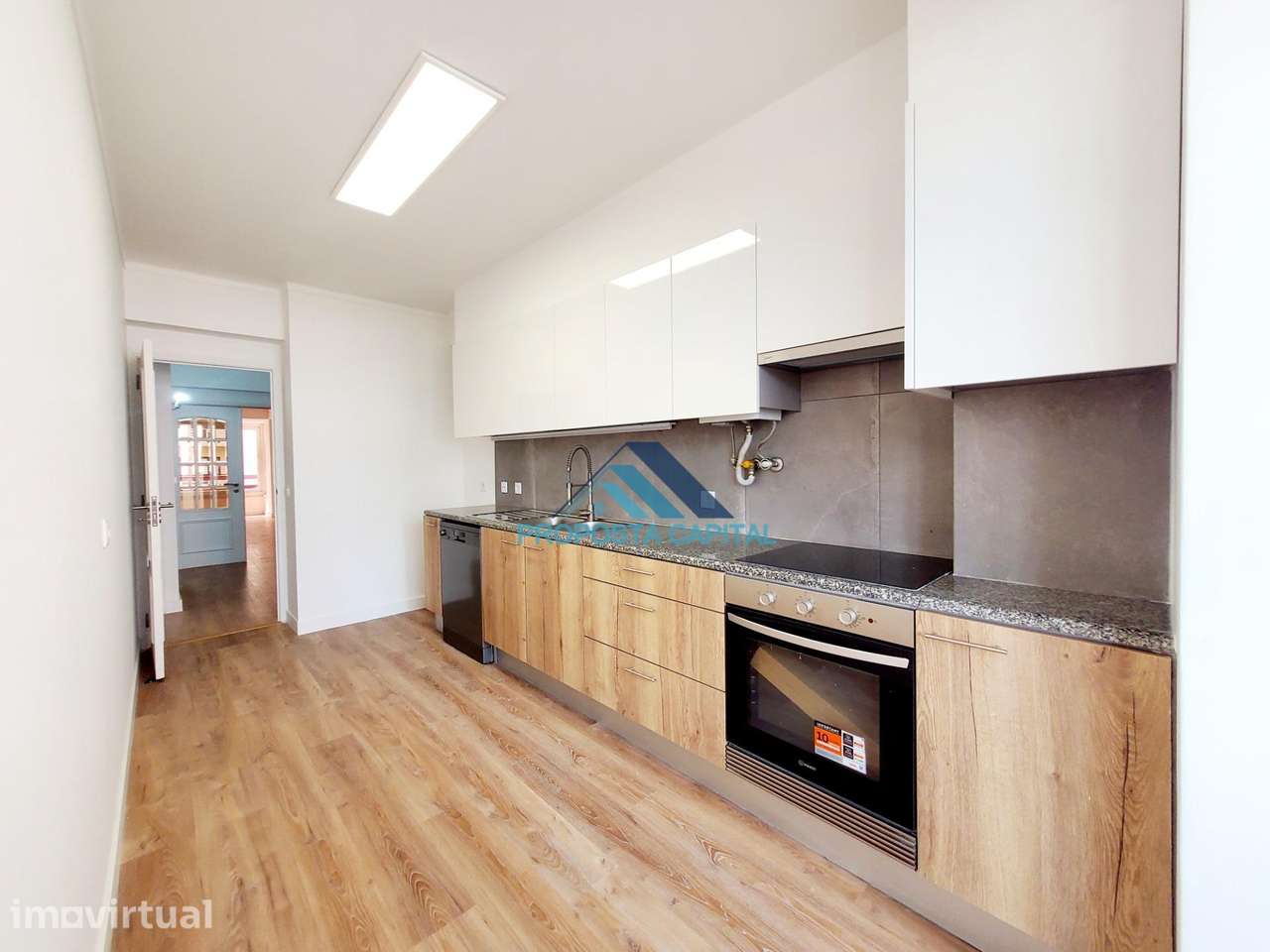 APARTAMENTO T3 TOTALMENTE REMODELADO | ESTRADA DA LUZ - Grande imagem: 2/56