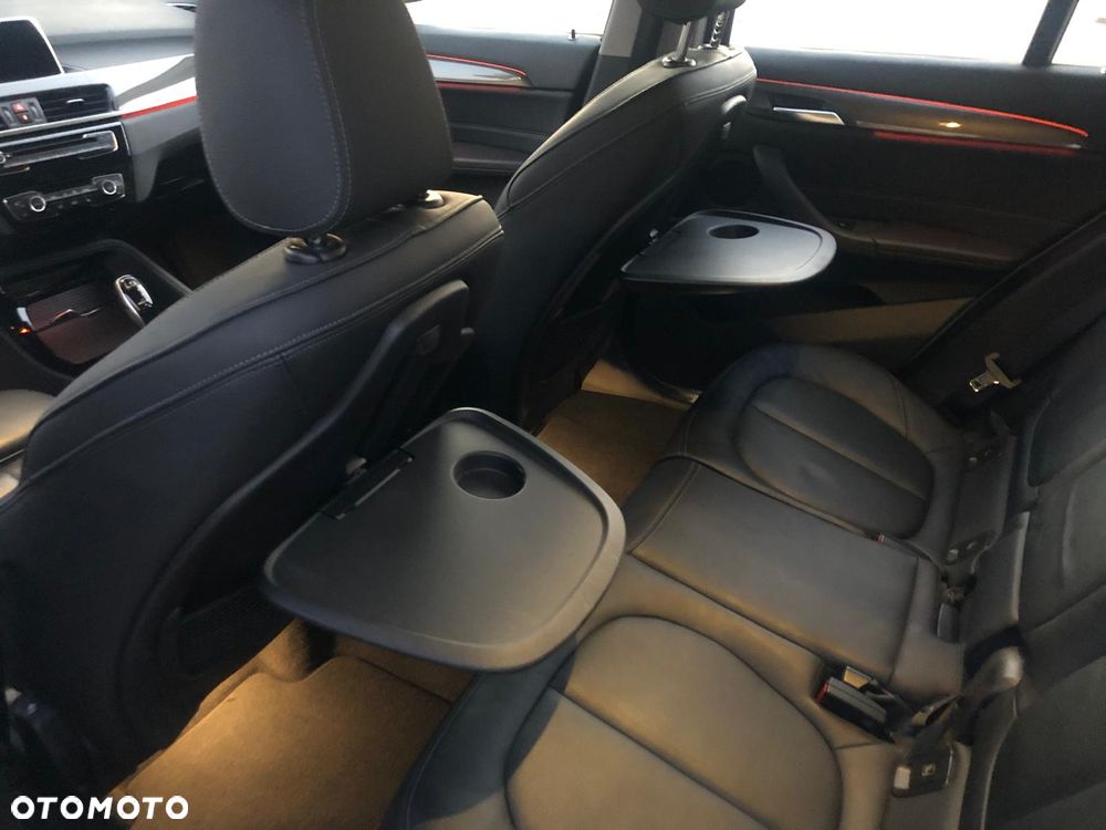 BMW X1 sDrive18d xLine - 22