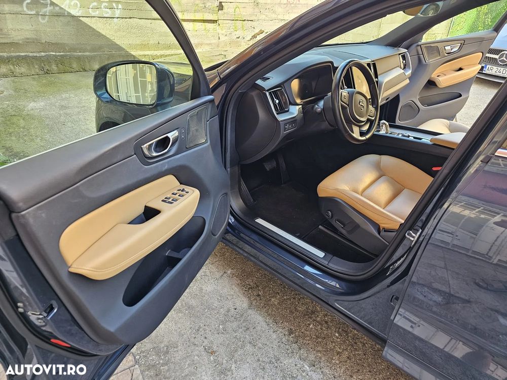 Volvo XC 60 T8 Twin Engine AWD Momentum Pro - 18