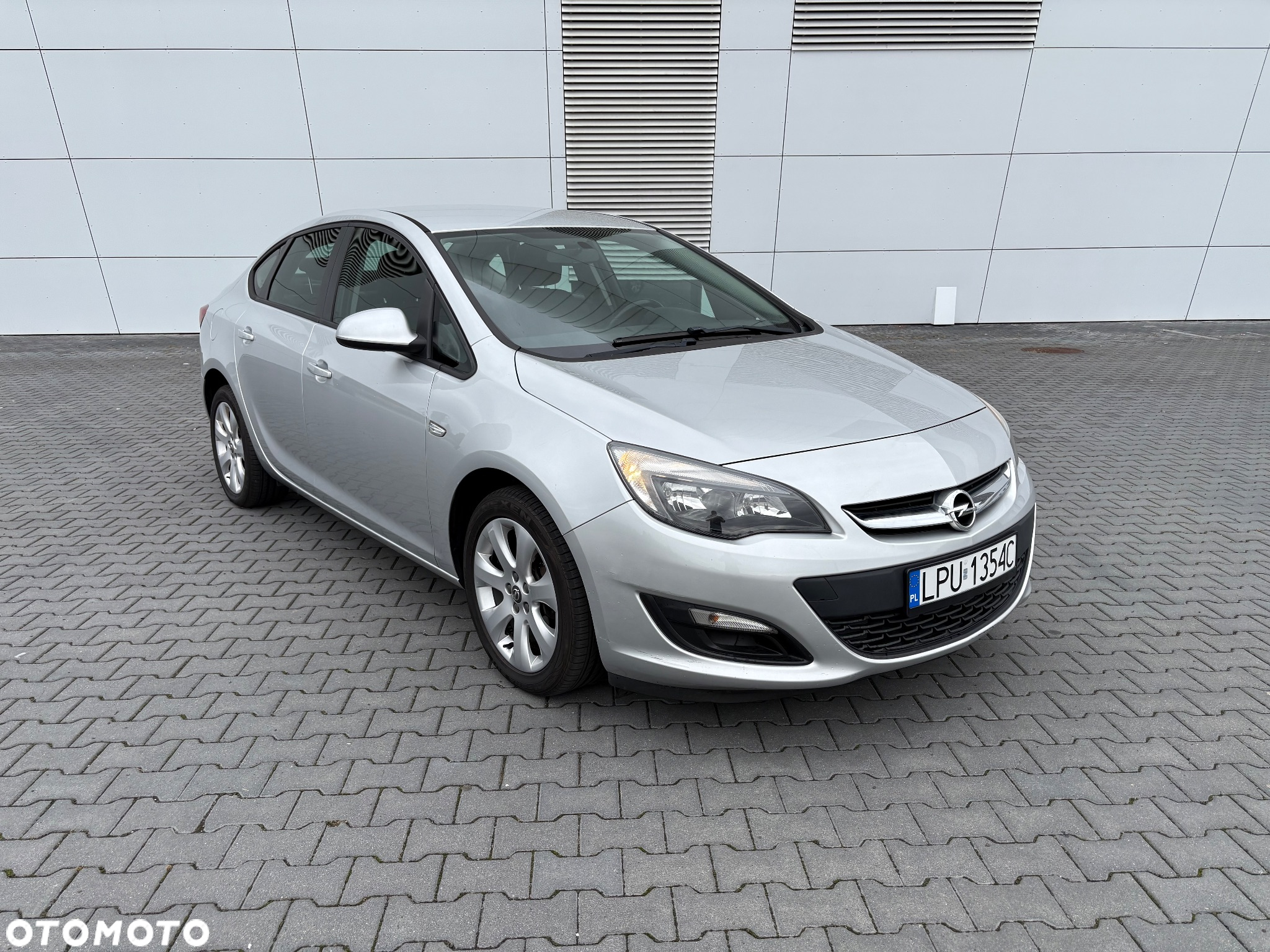 Opel Astra IV 1.4 T Business - 10