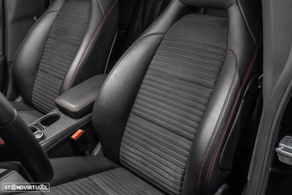 Mercedes-Benz CLA 200 d Shooting Brake AMG Line - 23