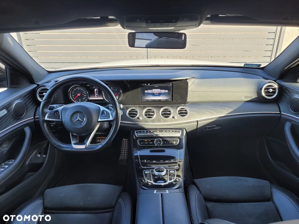 Mercedes-Benz Klasa E 220 d 4-Matic 9G-TRONIC - 8