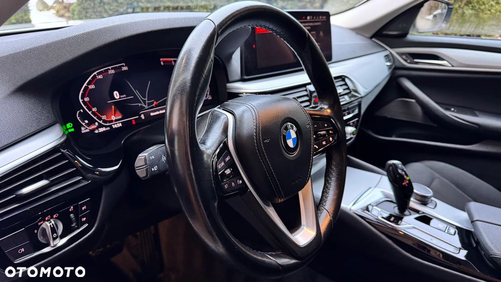 BMW Seria 5 520d Sport Line - 21