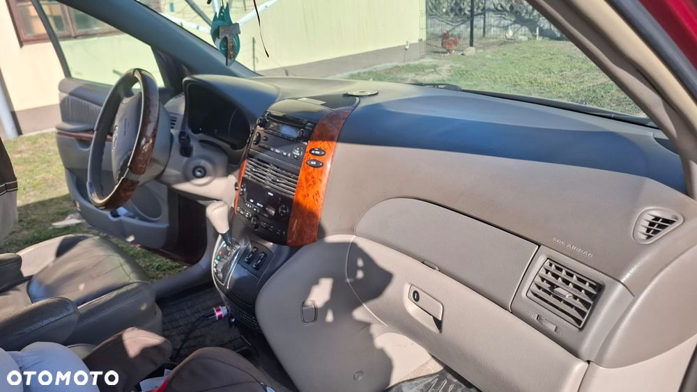 Toyota Sienna - 9