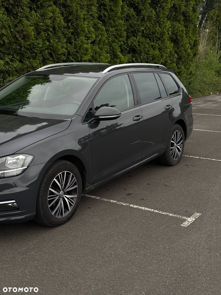 Volkswagen Golf - 6