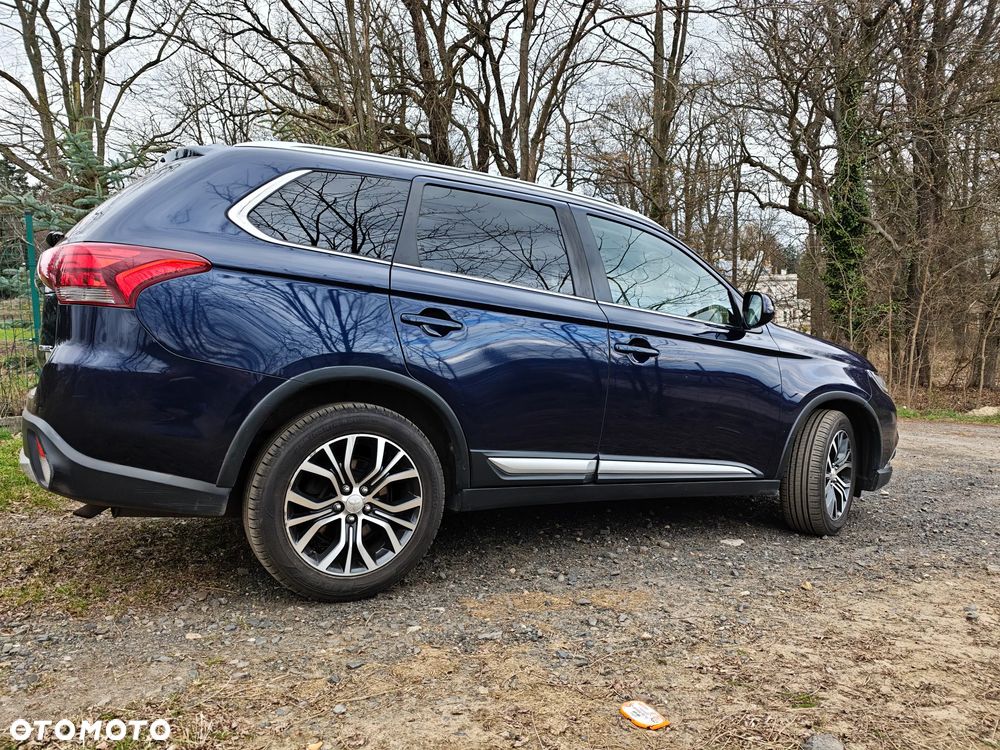 Mitsubishi Outlander 2.0 Intense + Navi 4WD CVT - 26