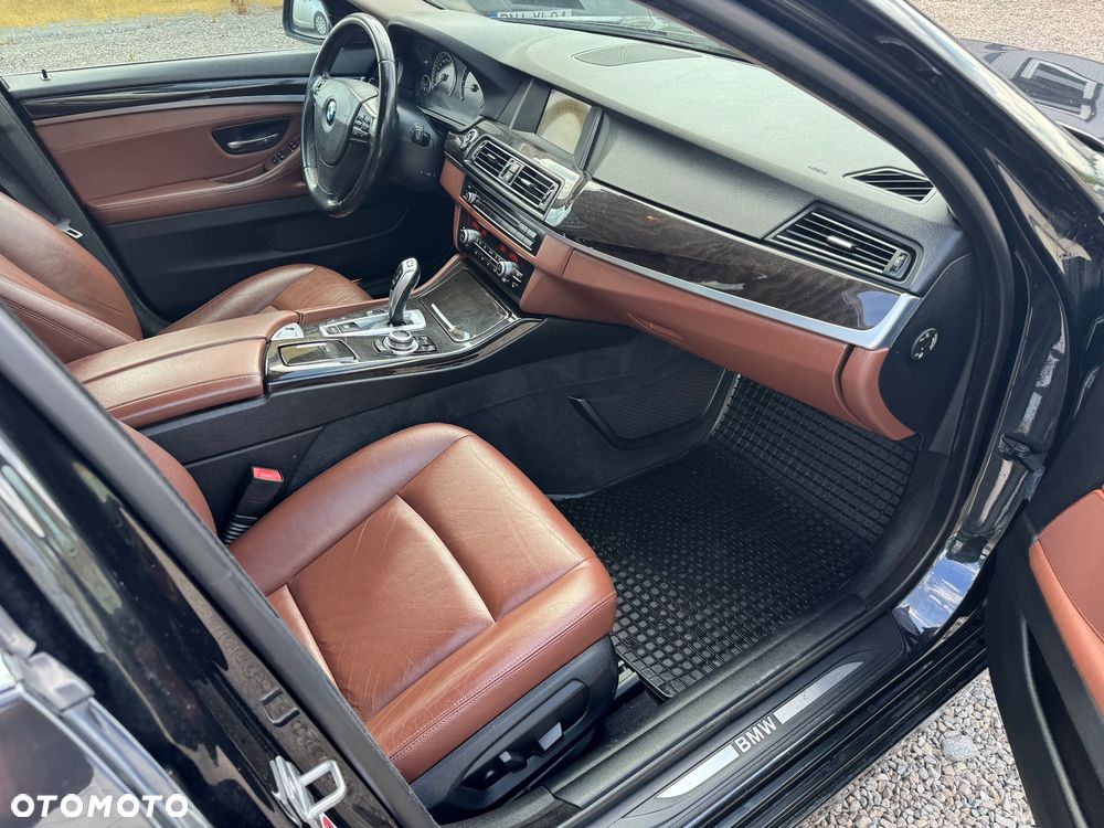 BMW Seria 5 530d xDrive Sport-Aut Modern Line - 12