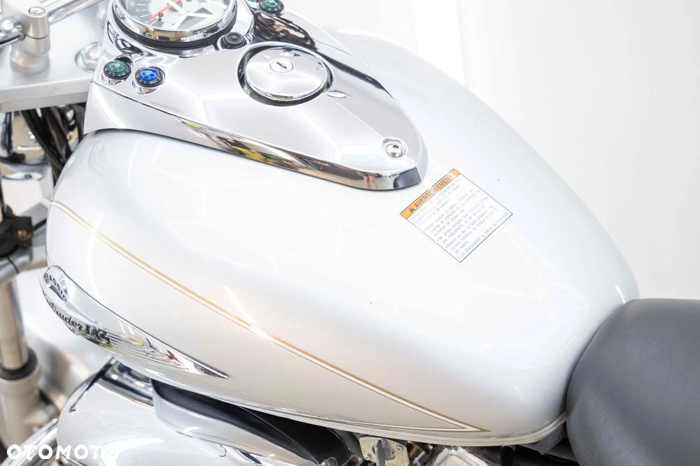 Suzuki Intruder - 21