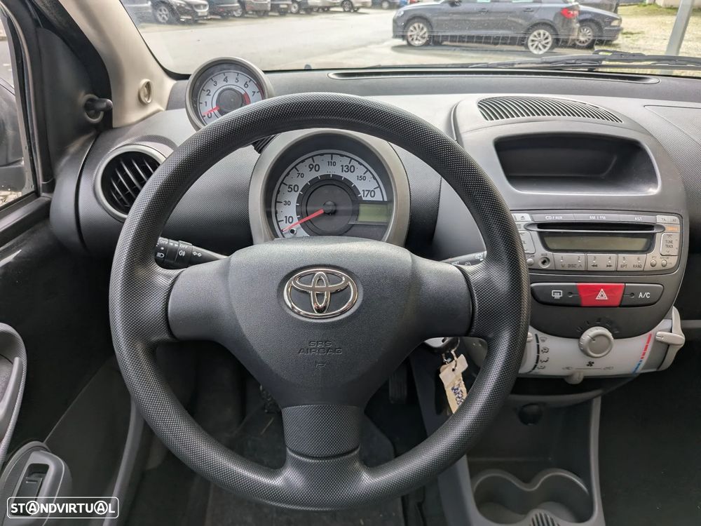 Toyota Aygo 1.0 + AC - 7