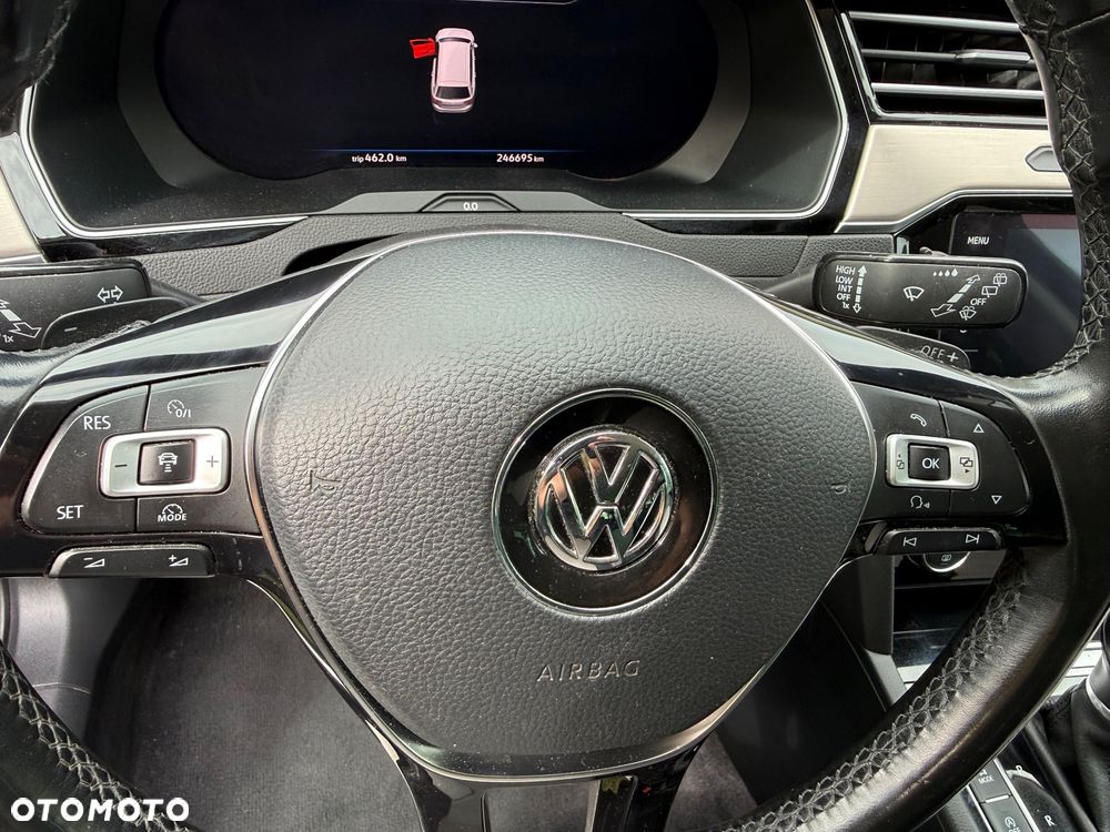 Volkswagen Passat - 22