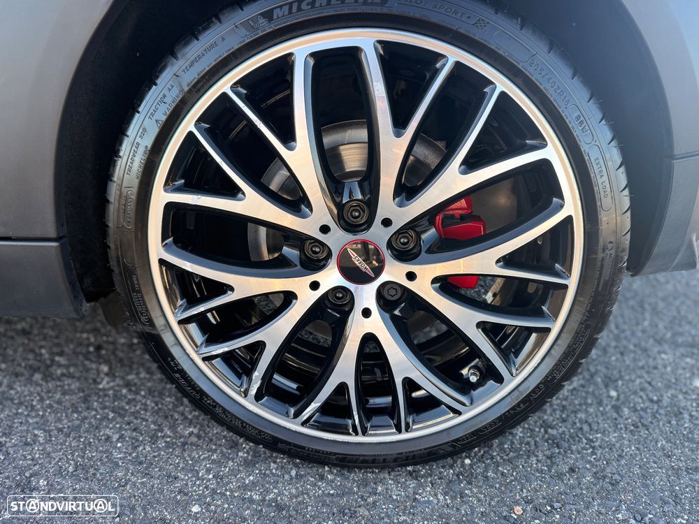 MINI 3 Portas John Cooper Works - 28