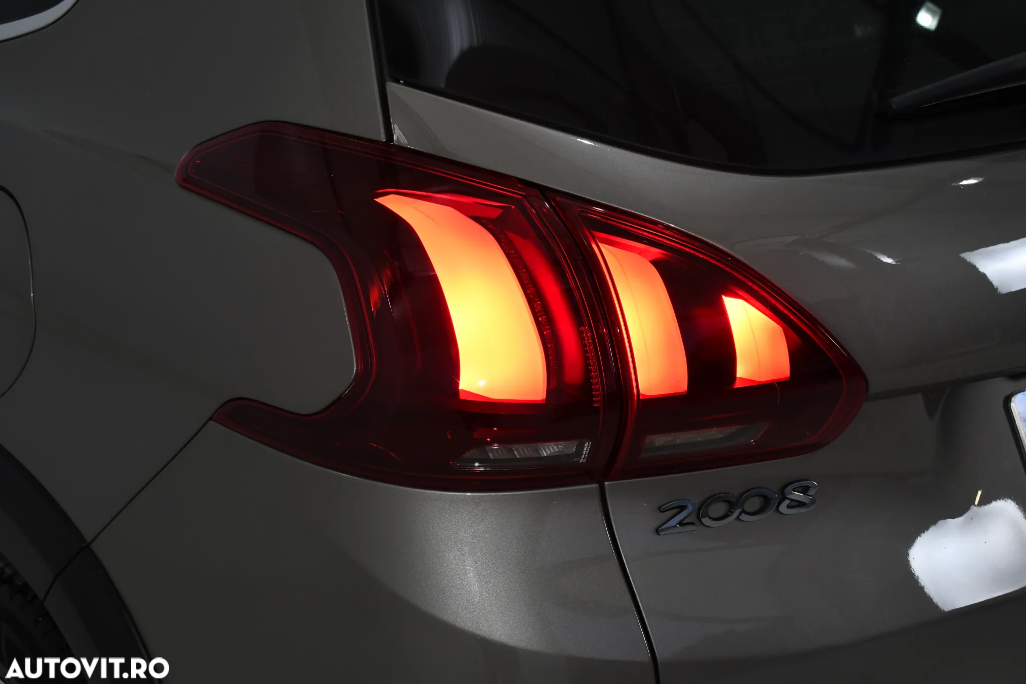 Peugeot 2008 1.2 PureTech Turbo EAT6 S&S Allure - 37