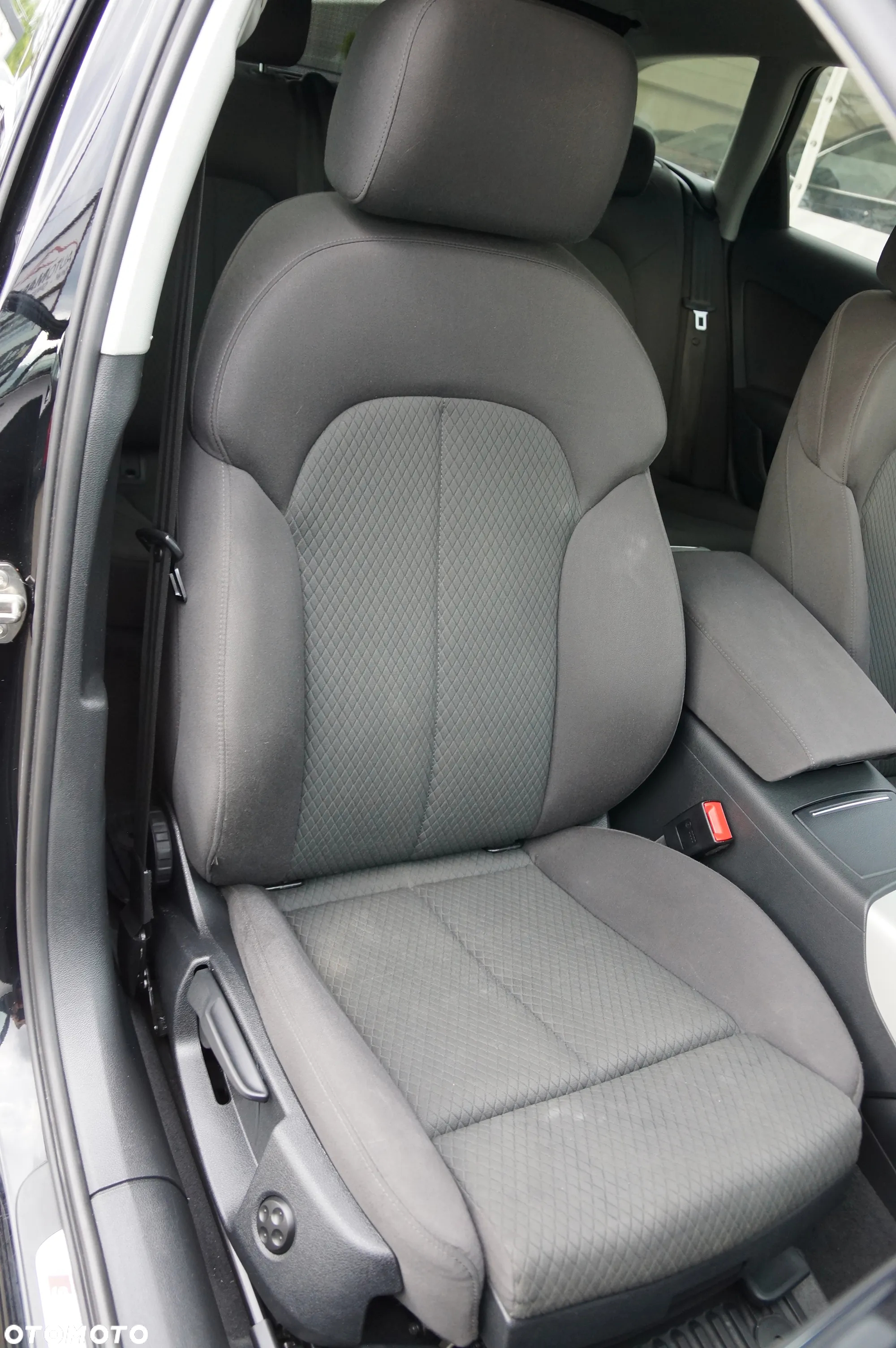 Audi A6 Avant 2.0 TDI quattro S tronic - 28
