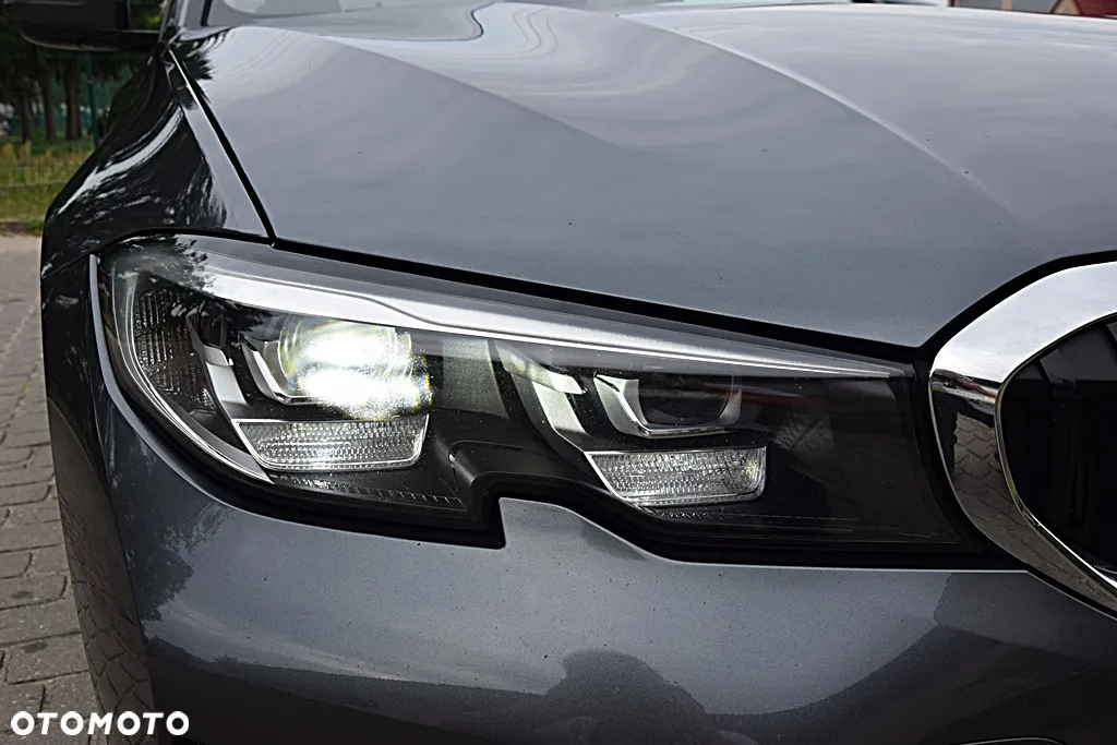 BMW Seria 3 318d M Sport - 27