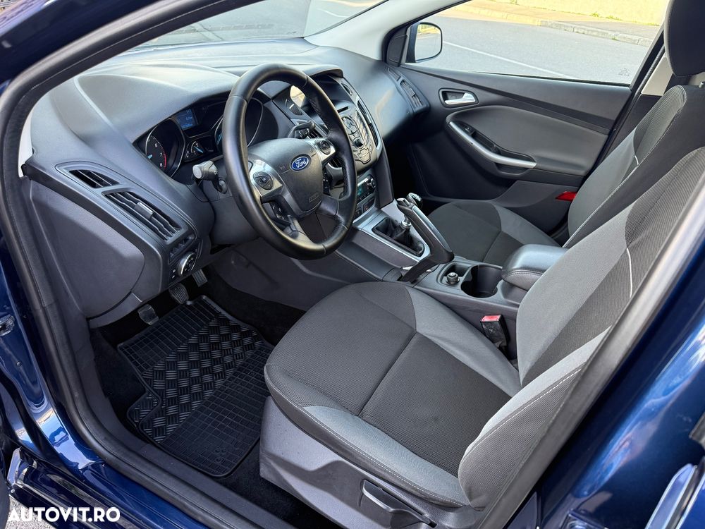 Ford Focus - 12