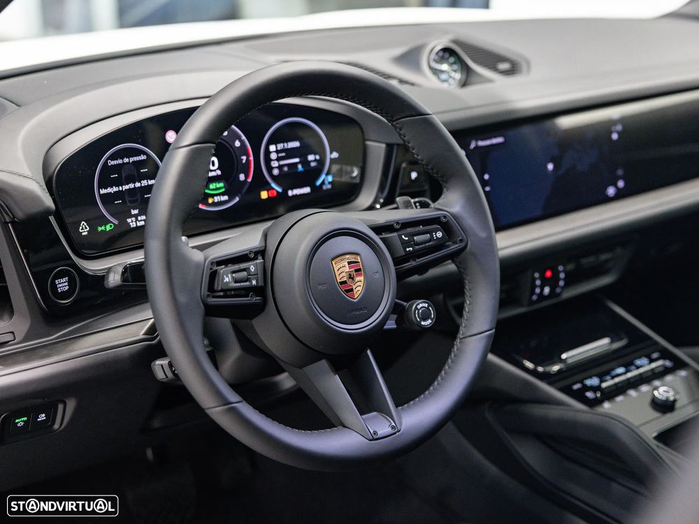 Porsche Cayenne Coupé E-Hybrid Black Edition - 26