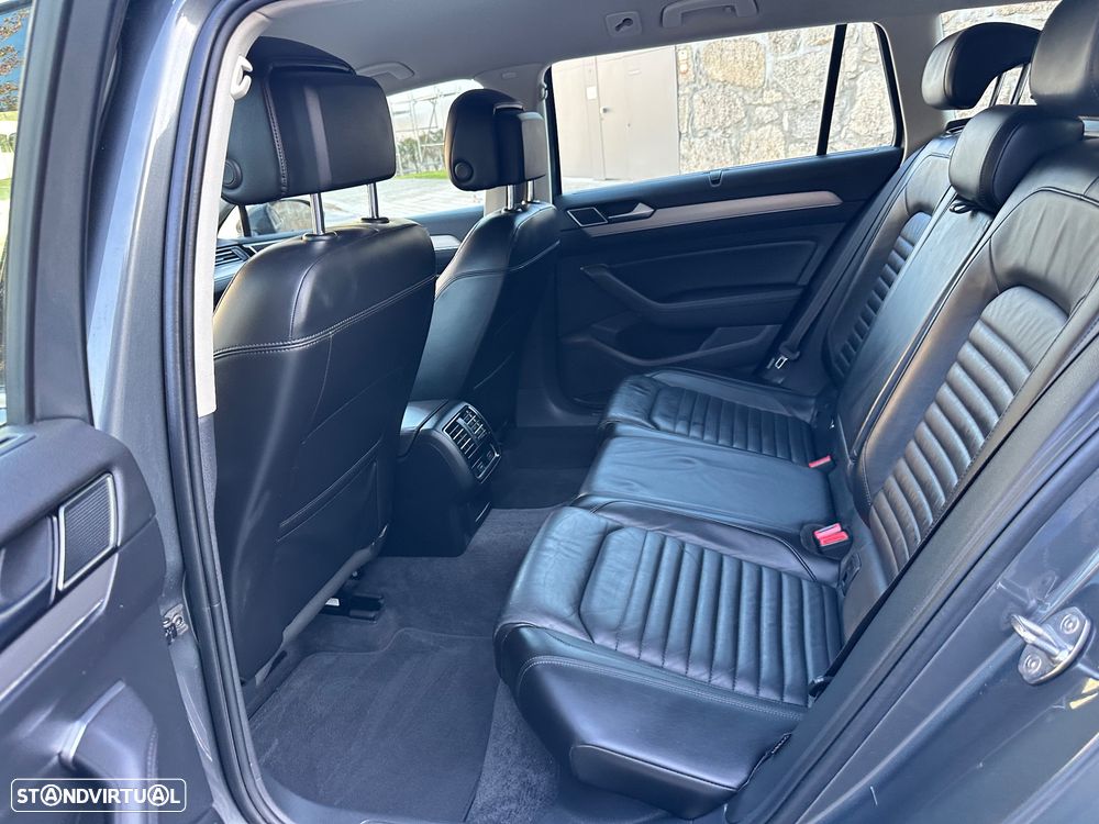 VW Passat Variant 2.0 TDi Highline DSG - 42