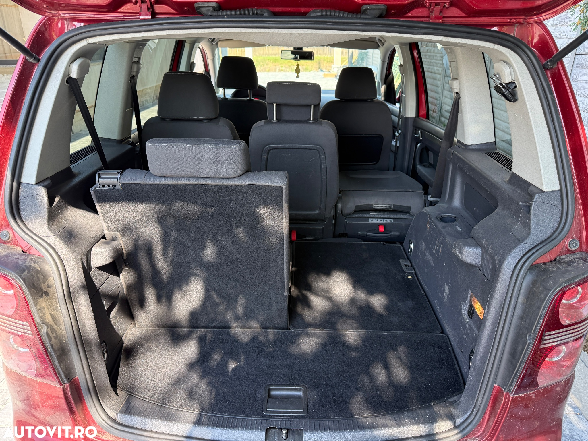 Volkswagen Touran 1.9 TDI United - 8