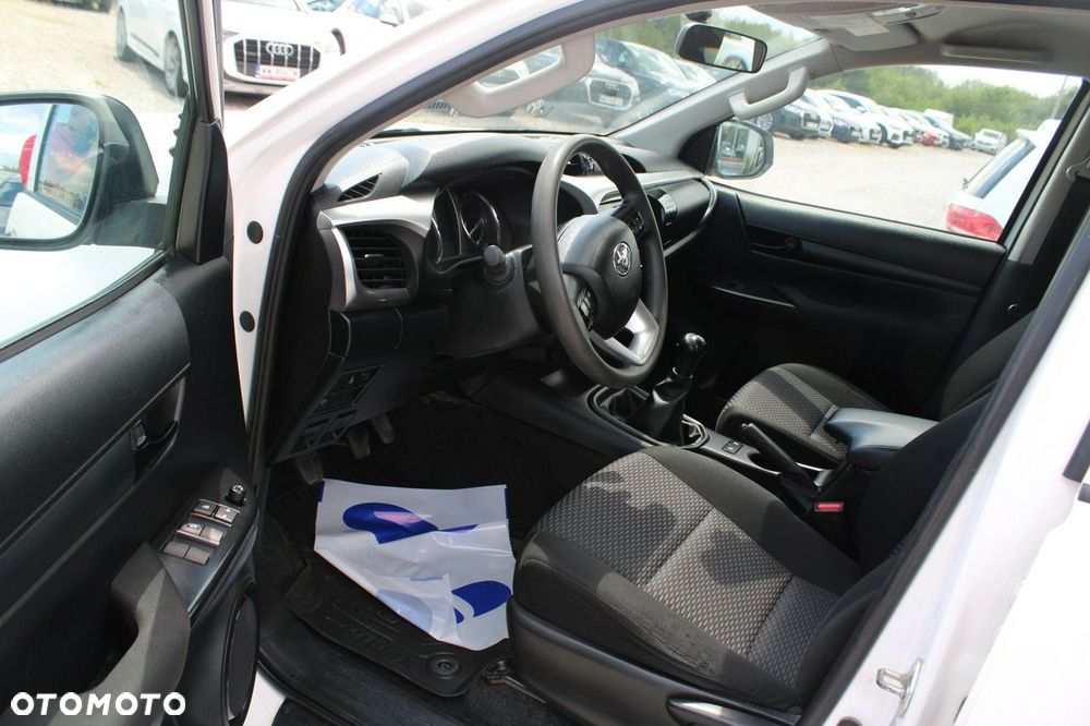 Toyota Hilux - 17