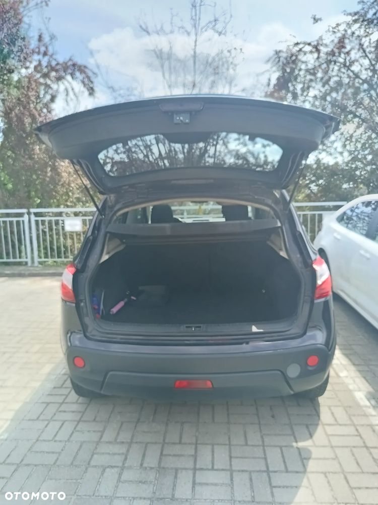 Nissan Qashqai 2.0 dCi DPF tekna - 9