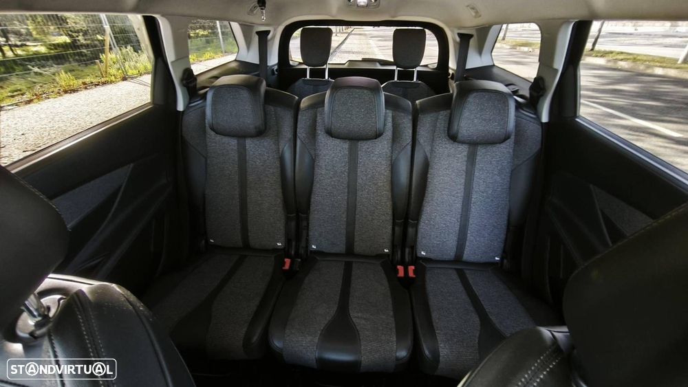 Peugeot 5008 1.5 BlueHDi Allure Pack EAT8 - 34