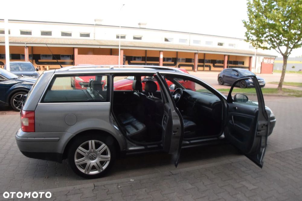 Volkswagen Passat 2.5 TDI V6 Highline - 14