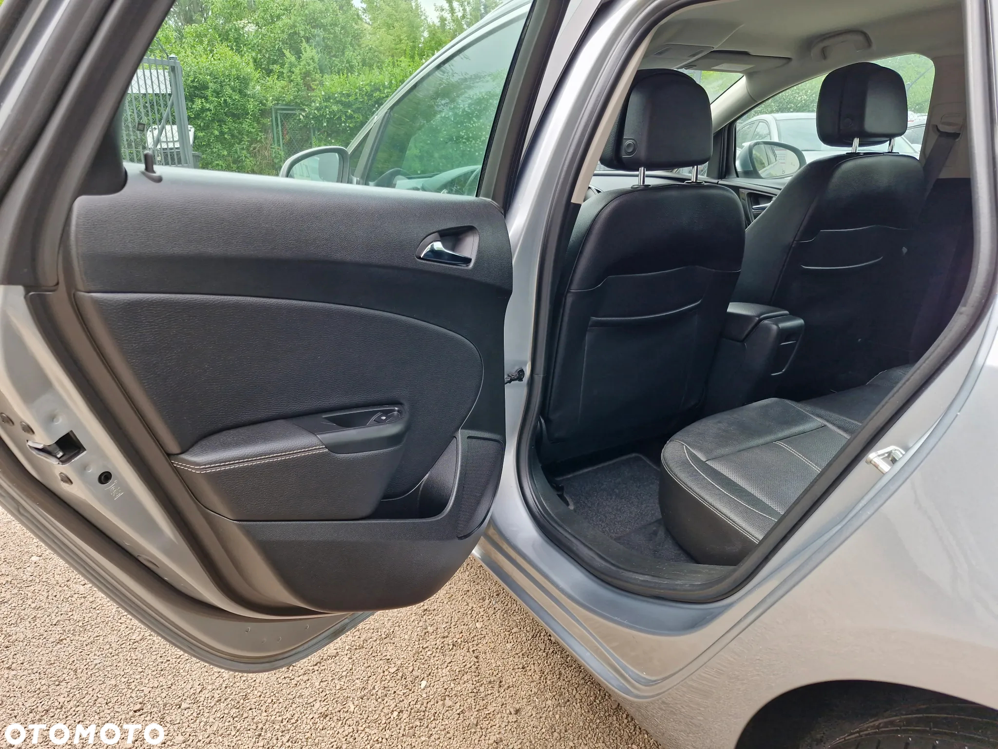 Opel Astra IV 1.4 T Cosmo S&S EU6 - 12