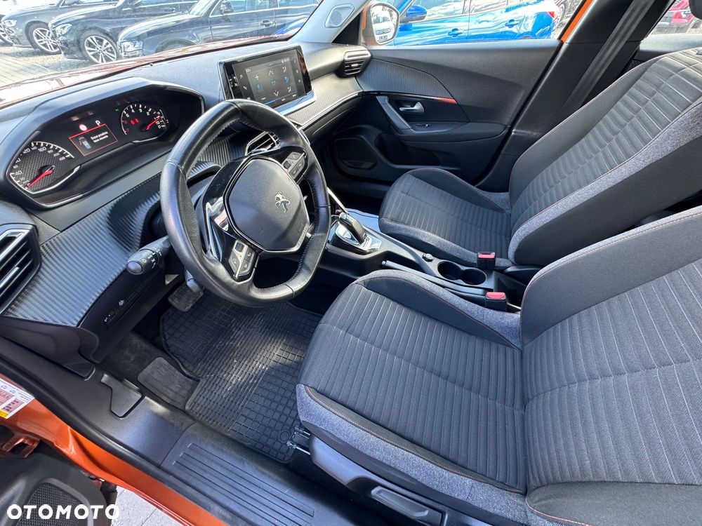 Peugeot 2008 1.2 PureTech Active S&S EAT8 - 22