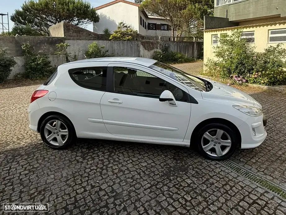 Peugeot 308 2008 photo 4