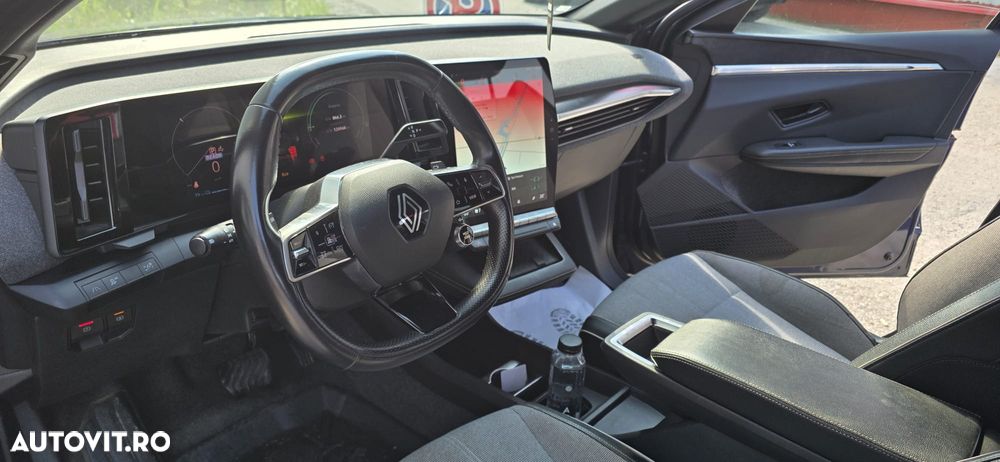 RENAULT Megane 2023 — imagine 9