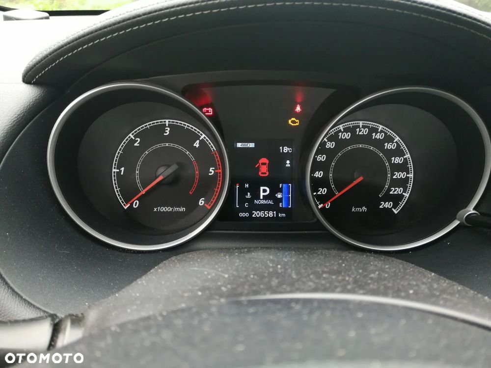 Mitsubishi Outlander 2.2 DID Instyle NAVI TC-SST - 6