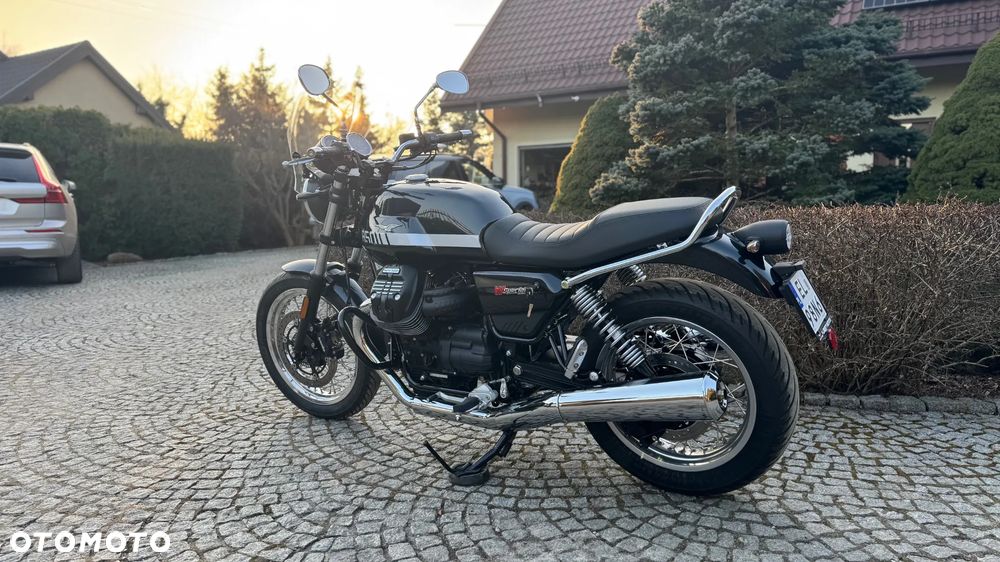 Moto Guzzi V7 - 6