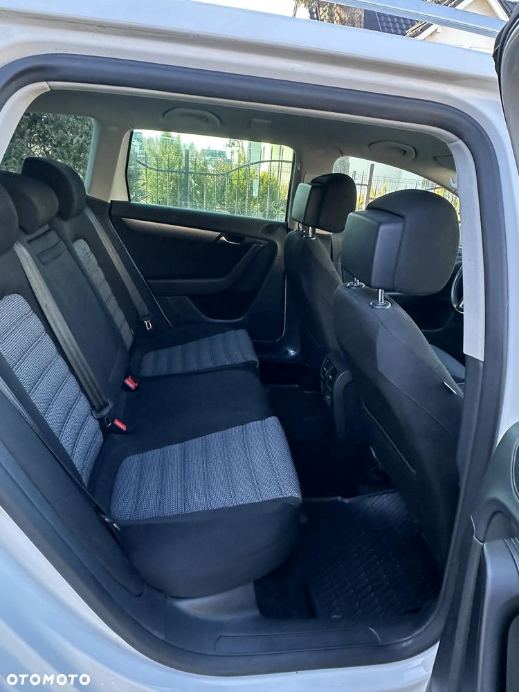 Volkswagen Passat 2.0 TDI 4Motion DSG BlueMotion Tech Comfortline - 29