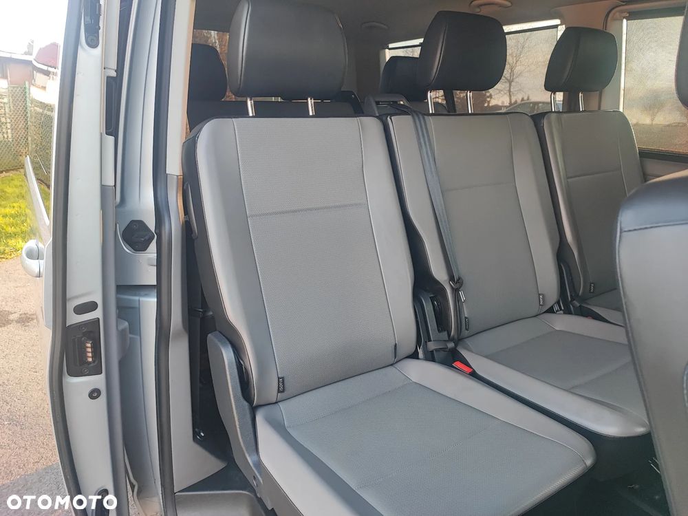 Volkswagen Caravelle 2.0 TDI L2 Highline 4Motion DSG - 18
