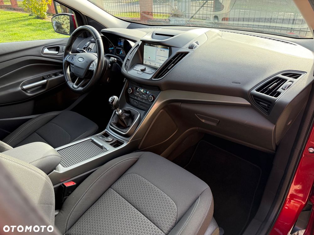 Ford Kuga 1.5 EcoBoost 2x4 Titanium - 19