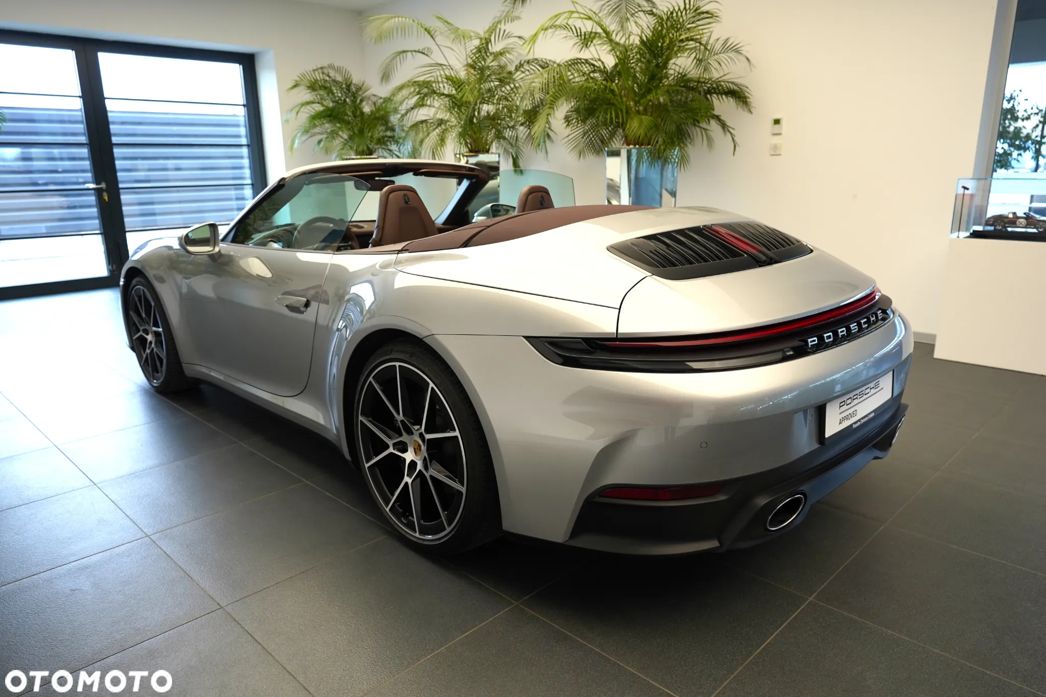 Porsche 911 Carrera Cabrio - 3