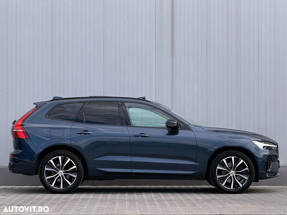 Volvo XC 60 B4 MHEV AT AWD Ultimate Dark - 11