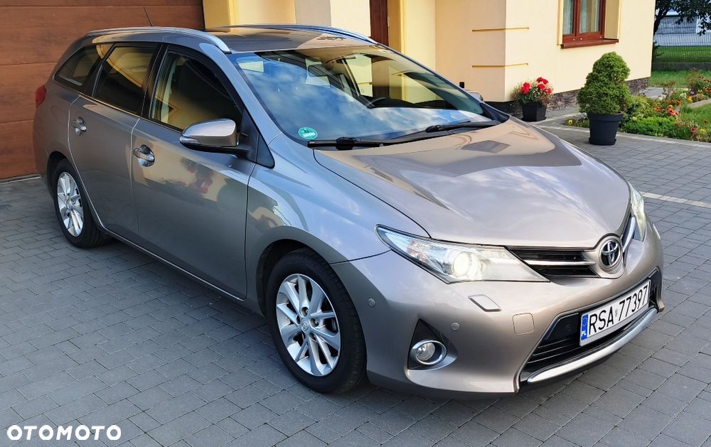 Toyota Auris 2.0 D-4D Life Plus - 3