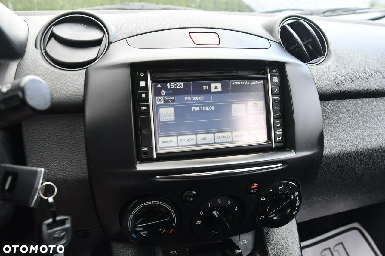 Mazda 2 - 25
