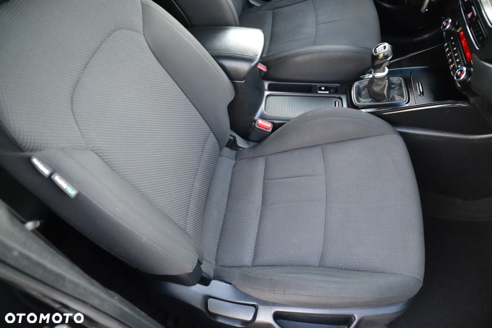 Kia Carens 1.6 GDI Business Line 7os EU6 - 25