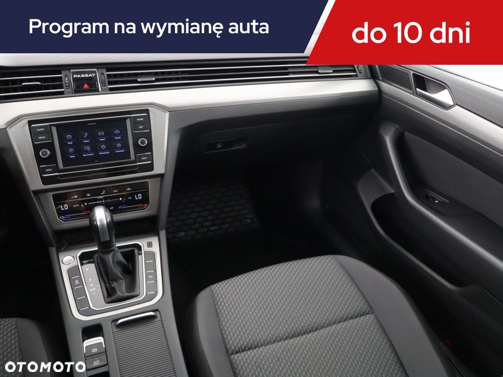 Volkswagen Passat - 10